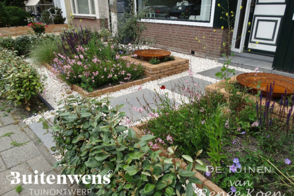 Buitenwens-Tuinontwerp-Heemskerk-Metamorfose-Duurzame-voortuin