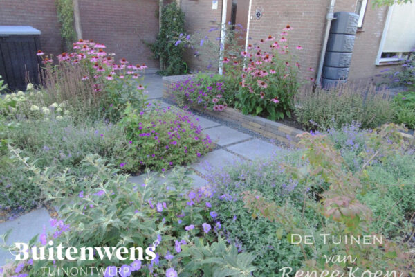 Buitenwens-Tuinontwerp-Heemskerk-Metamorfose-Groene-Voortuin